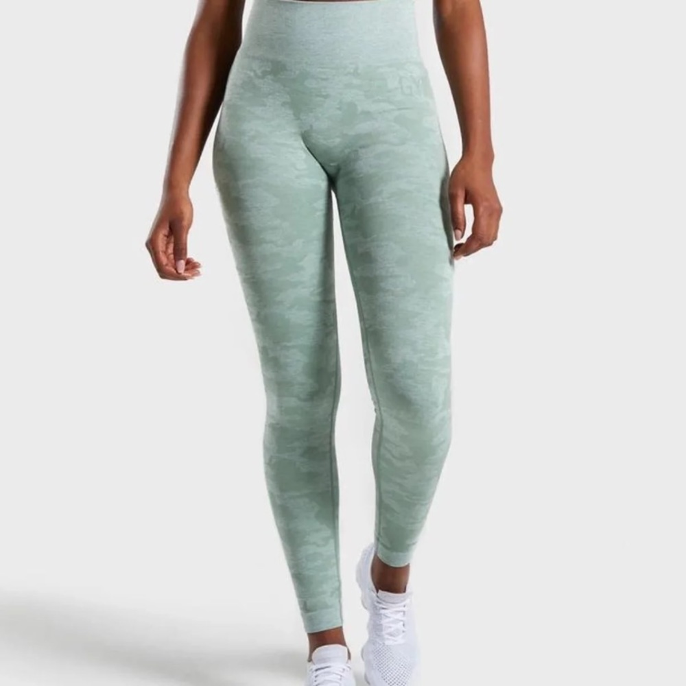 Gymshark adapt Camo sage green sz small